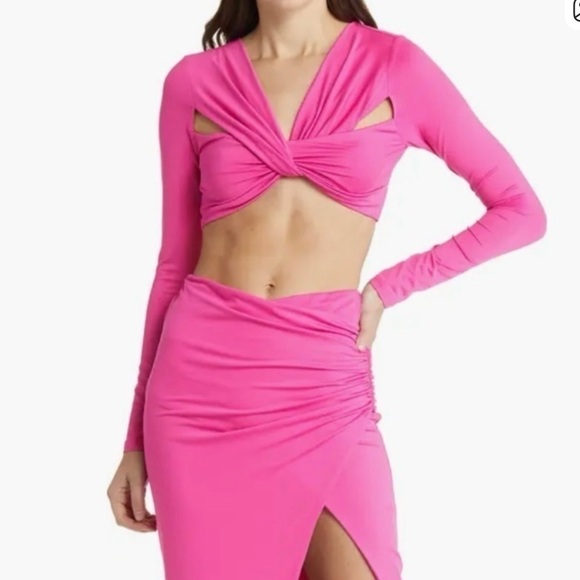 Area Stars Tops - NWT- Area Stars Pink Criss Crossed Cropped Long Sleeve Sz M